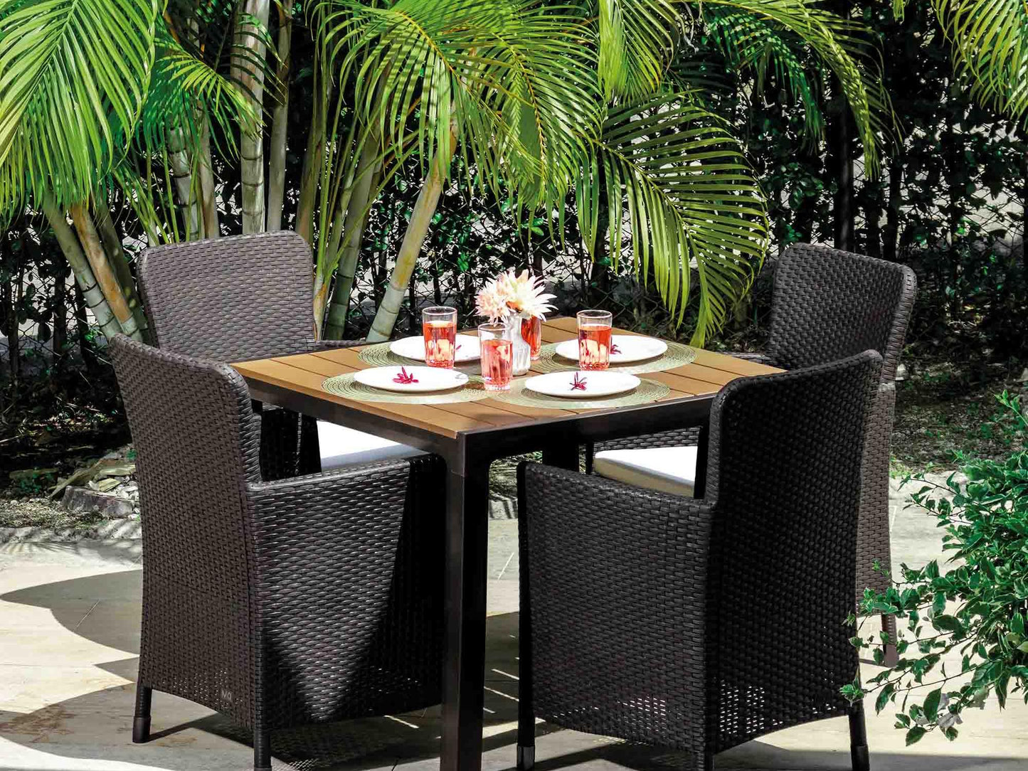 Set Cleo para Exterior - Comedor de 4 personas en Ratán Sintético